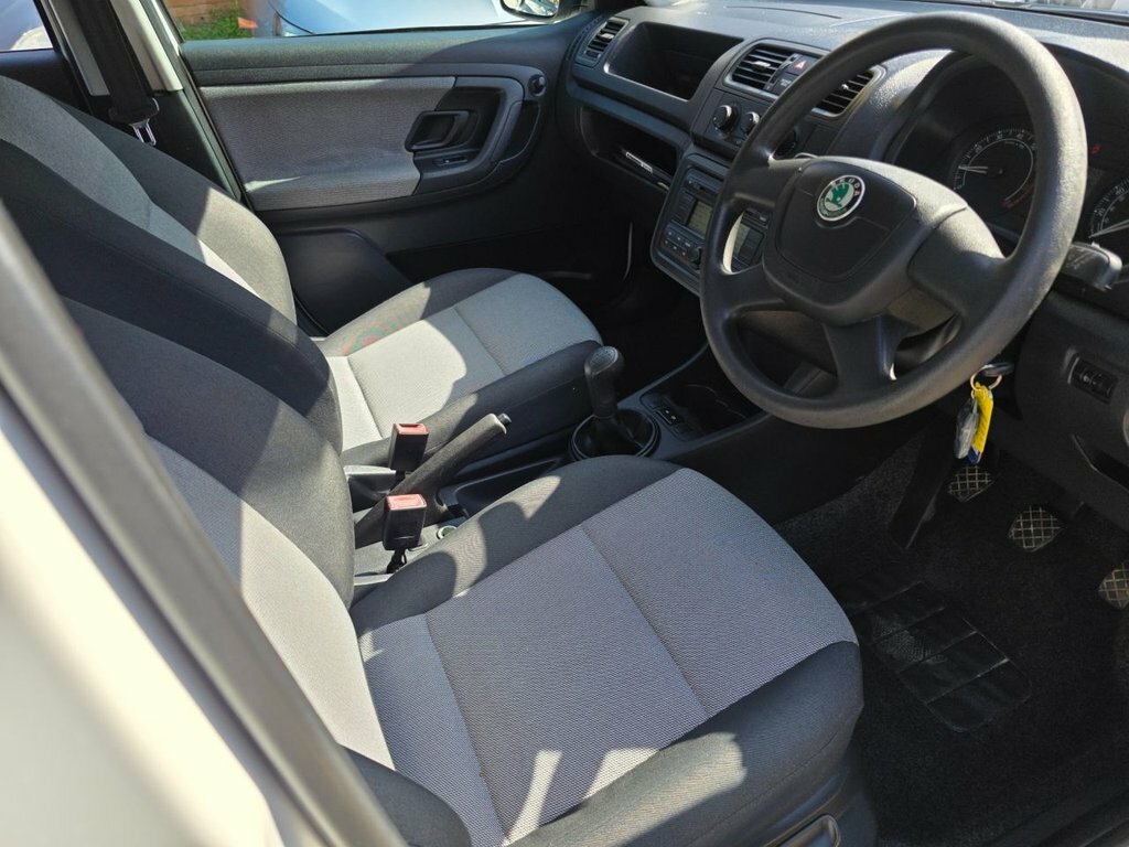 Skoda Fabia 1.2 Htp 6V 1 Red #15