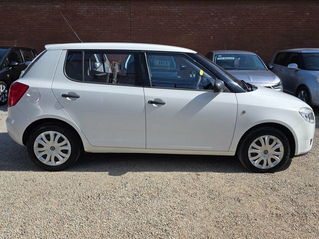 Skoda Fabia 1.2 Htp 6V 1 Red #10
