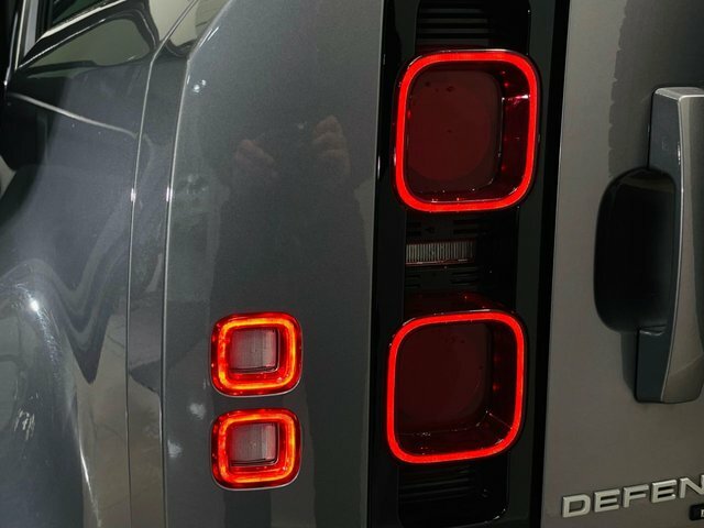 Land Rover Defender Se Black #35
