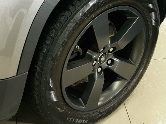 Land Rover Defender Se Black #7
