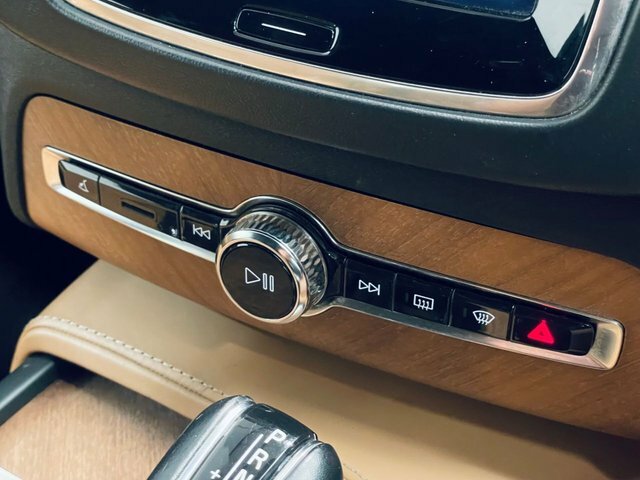 Volvo XC90 2.0L D5 Powerpulse Momentum Awd 231 Bhp Black #23