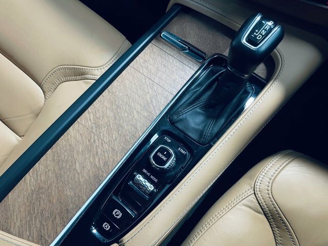 Volvo XC90 2.0L D5 Powerpulse Momentum Awd 231 Bhp Black #22
