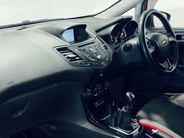 Ford Fiesta Ecoboost Zetec S Hatchback Red #5