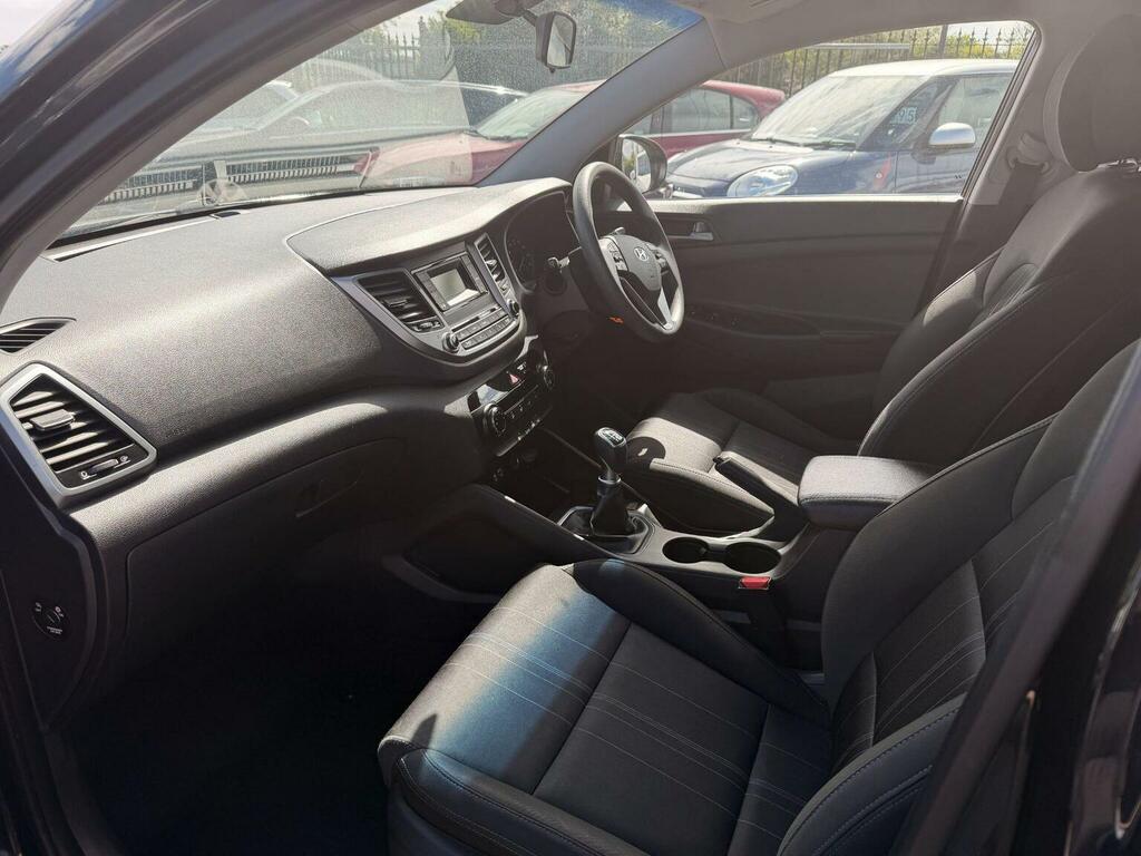 Hyundai Tucson Suv 1.6 Gdi Blue Drive S Euro 6 Ss 201616 Black #2