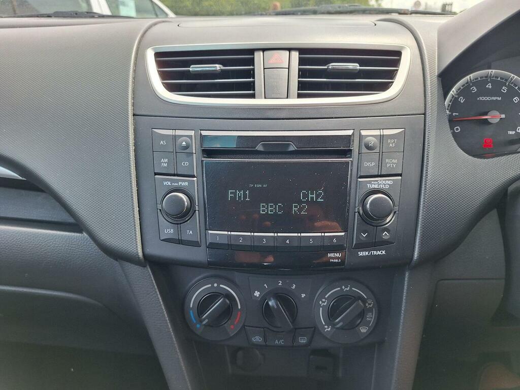Suzuki Swift Hatchback Silver #7