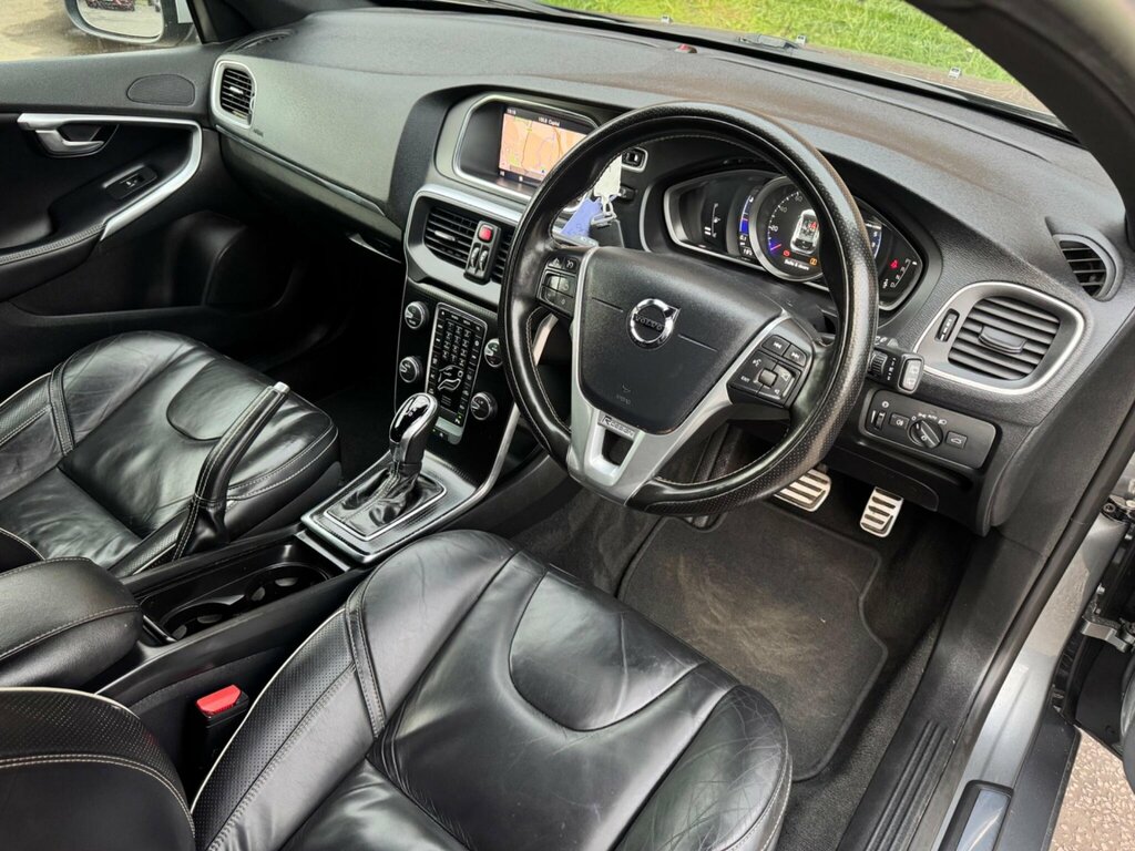 Volvo V40 Hatchback Black #48