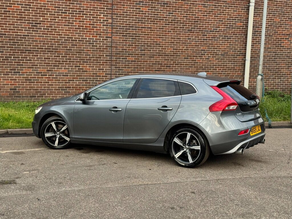 Volvo V40 Hatchback Black #15