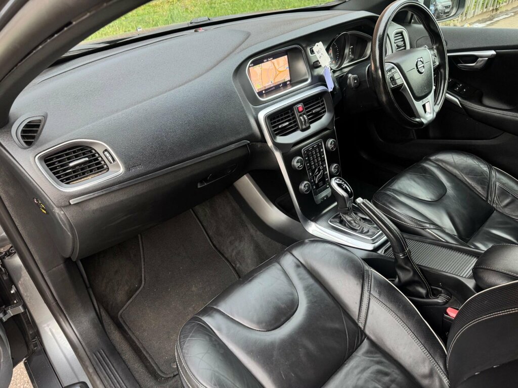 Volvo V40 Hatchback Black #22