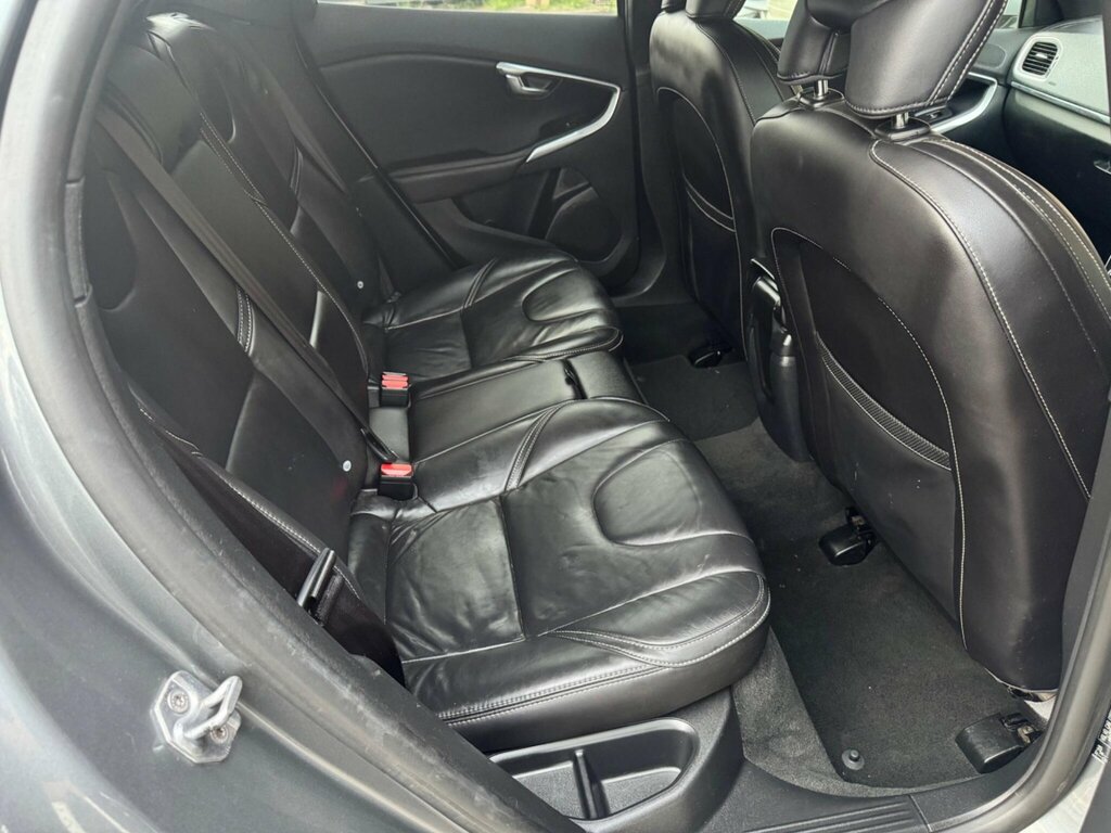 Volvo V40 Hatchback Black #26