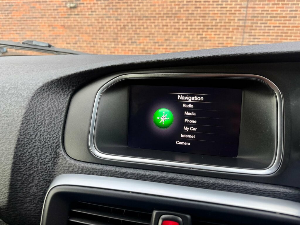 Volvo V40 Hatchback Black #49