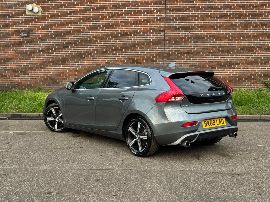 Volvo V40 Hatchback Black #11