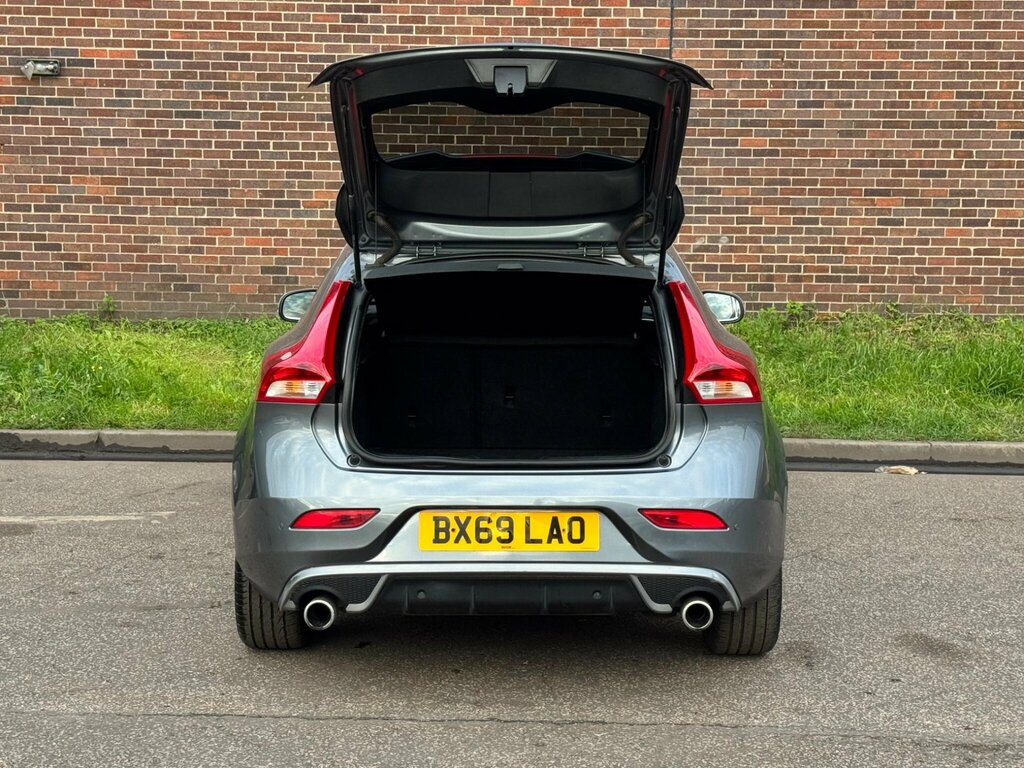 Volvo V40 Hatchback Black #19