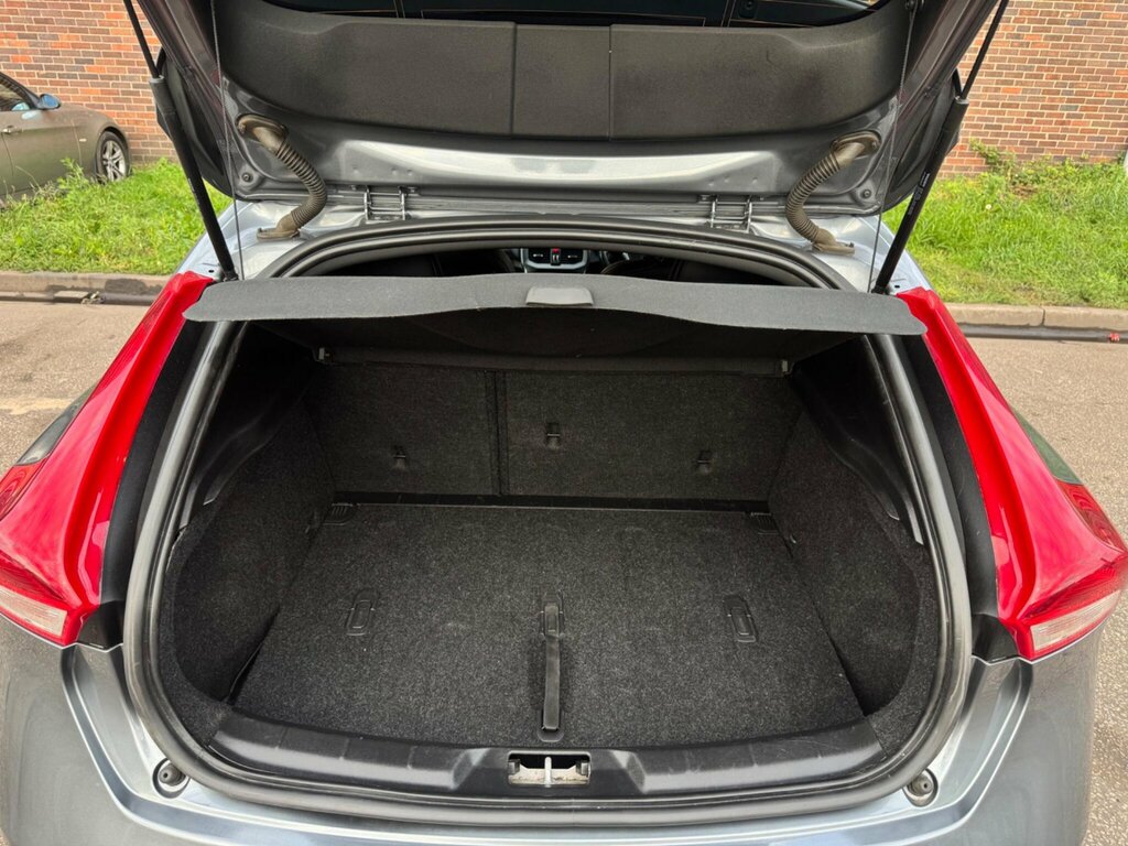 Volvo V40 Hatchback Black #20