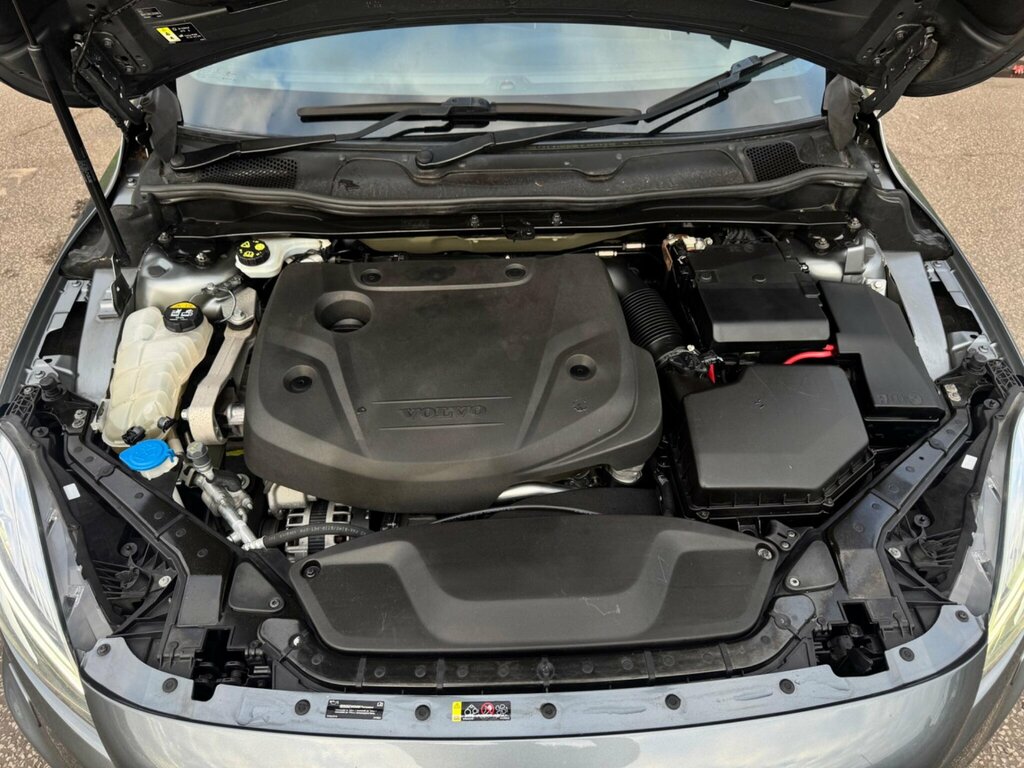 Volvo V40 Hatchback Black #18