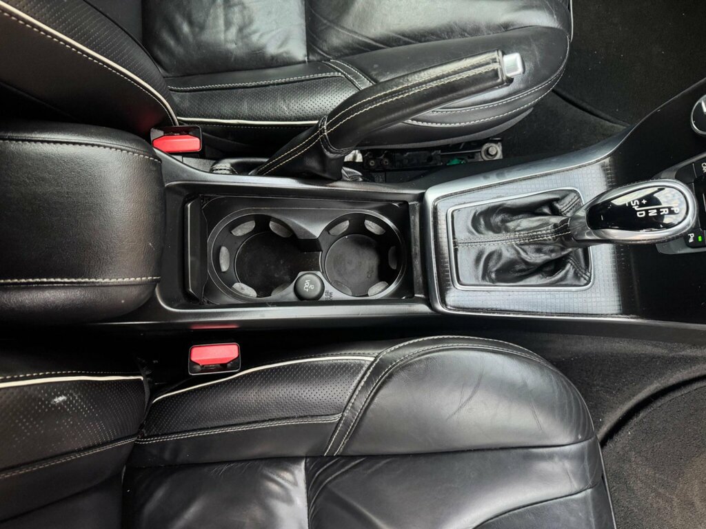 Volvo V40 Hatchback Black #47