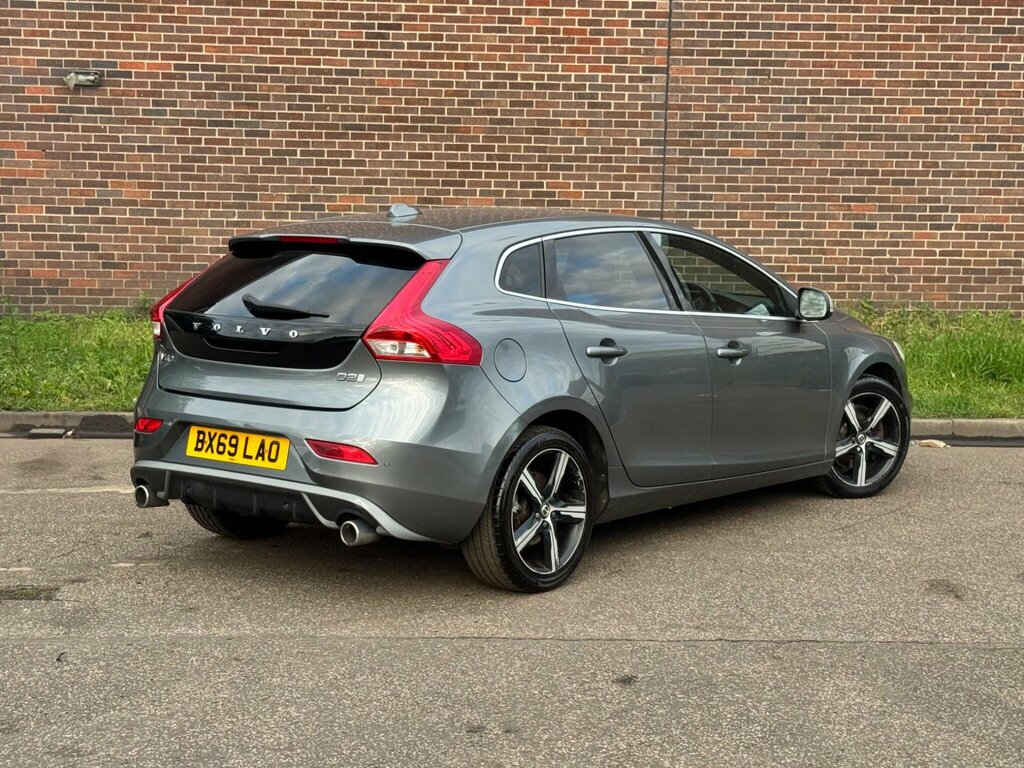 Volvo V40 Hatchback Black #16