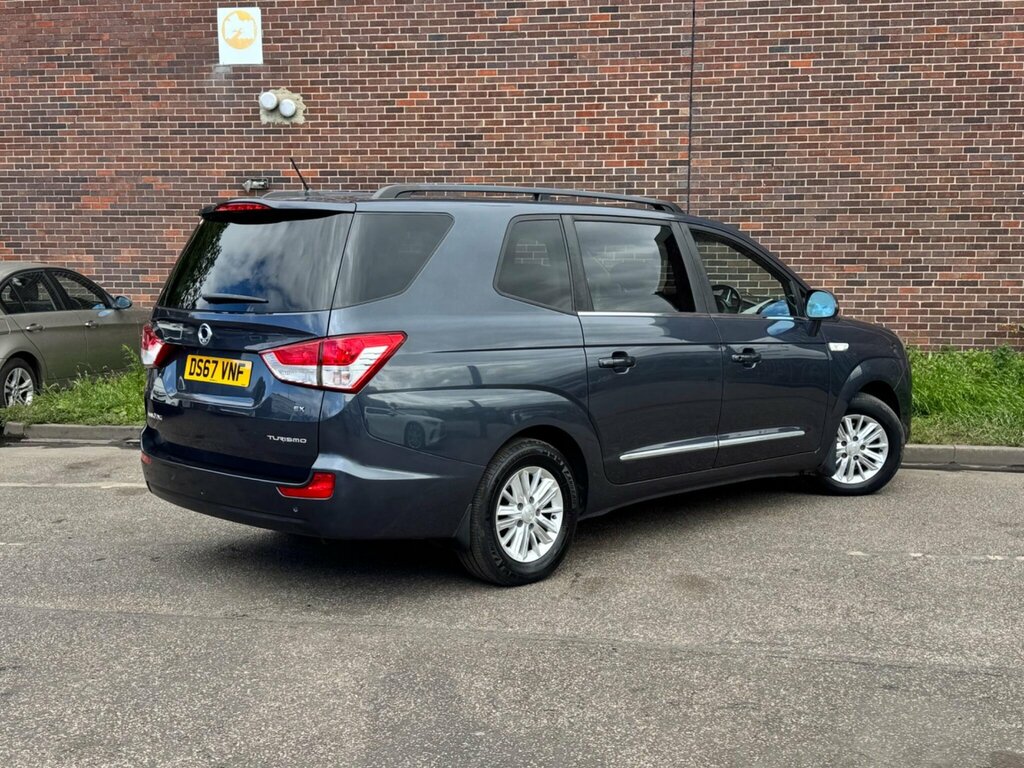 SsangYong Turismo 2.2D Ex Mpv Euro 6 178 Ps Silver #12