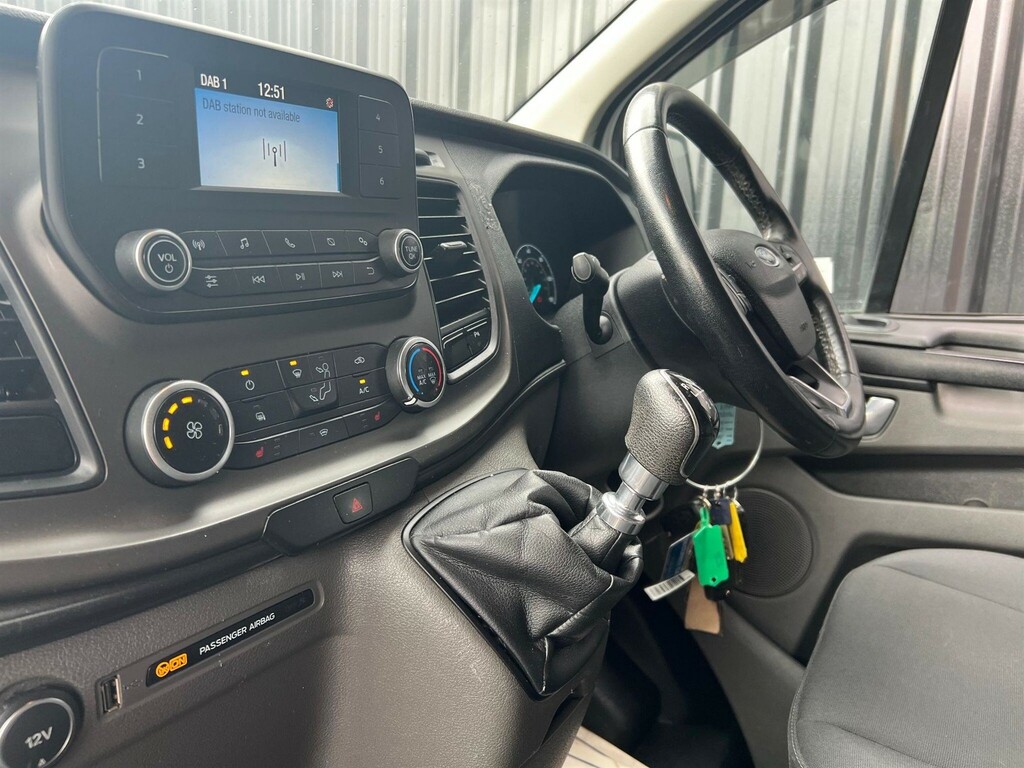 Ford Transit Custom 2.0 Tdci 170Ps Low Roof Dcab Sport Van Black #35