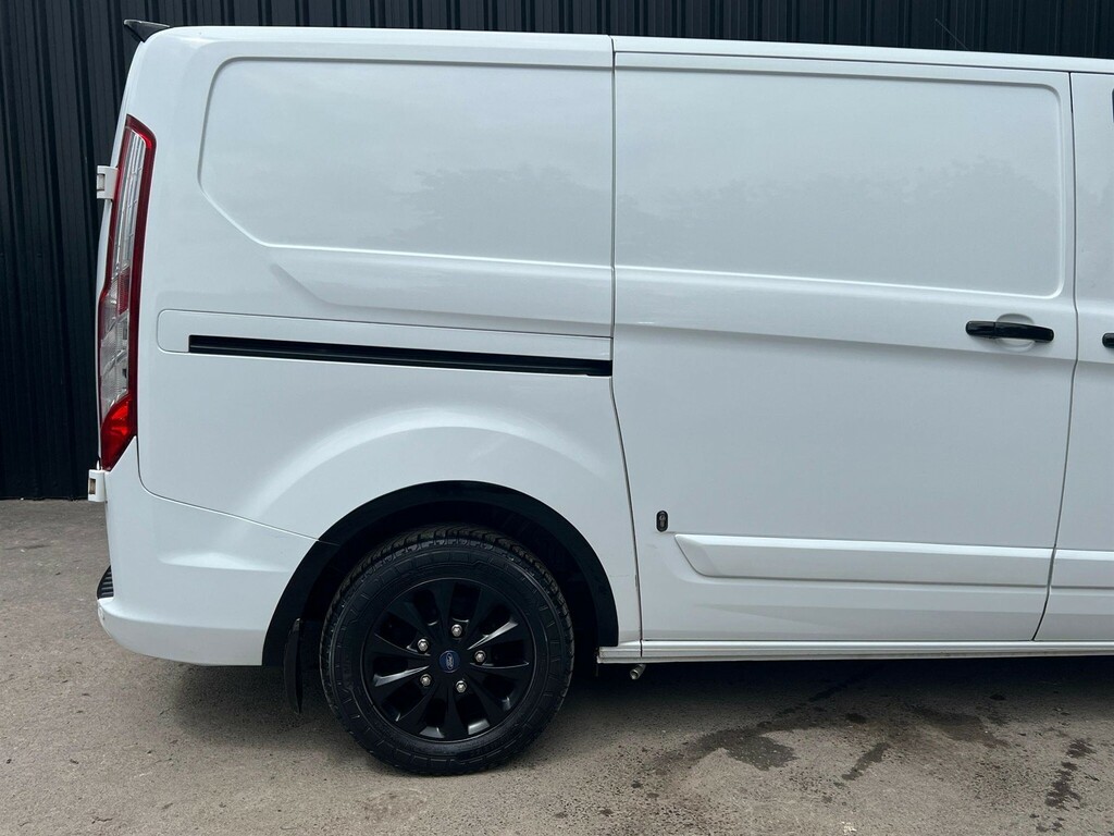 Ford Transit Custom 2.0 Tdci 170Ps Low Roof Dcab Sport Van Black #30