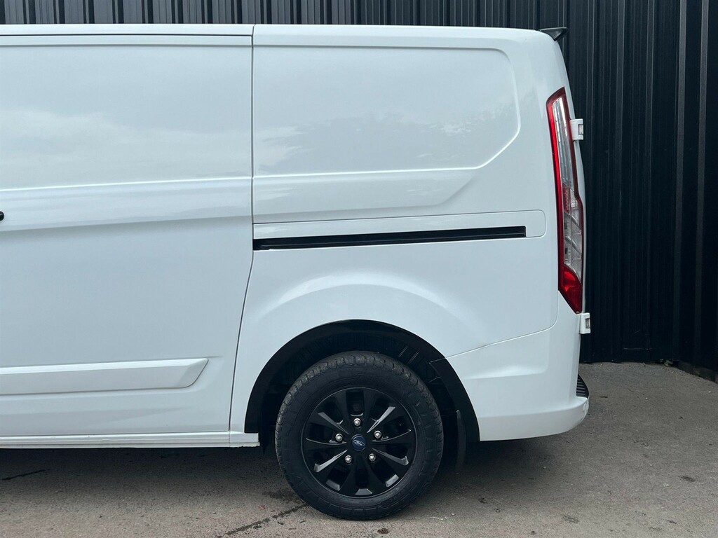 Ford Transit Custom 2.0 Tdci 170Ps Low Roof Dcab Sport Van Black #24