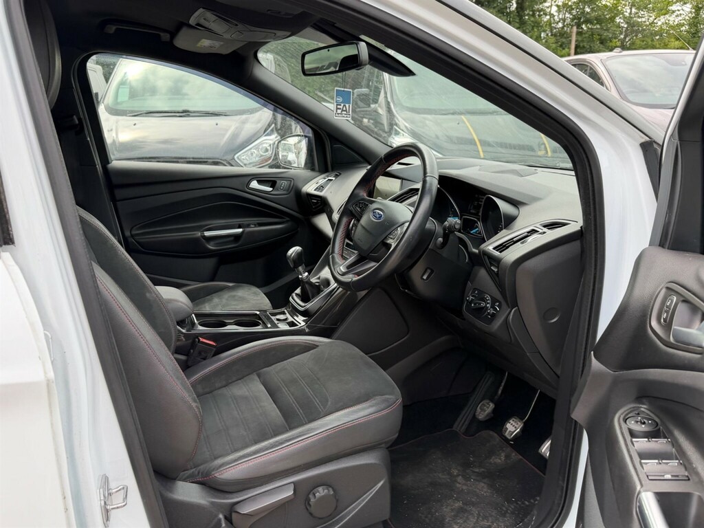 Ford Kuga 1.5 Tdci St-line Euro 6 Ss WU68RNJ #2