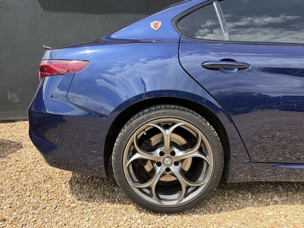 Alfa Romeo Giulia 2.9 V6 Biturbo Quadrifoglio Red #13