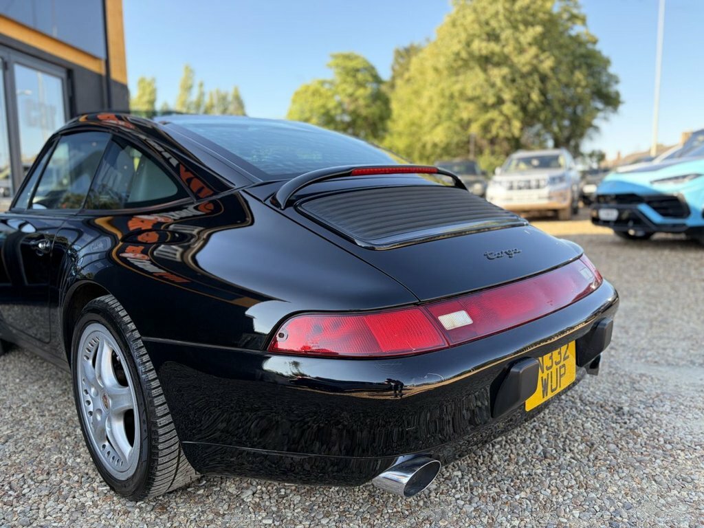Porsche 911 911 Carrera 4 Green #9