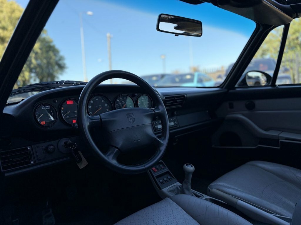 Porsche 911 911 Carrera 4 Green #14