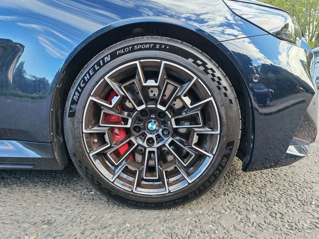 BMW M5 Estate Black #4