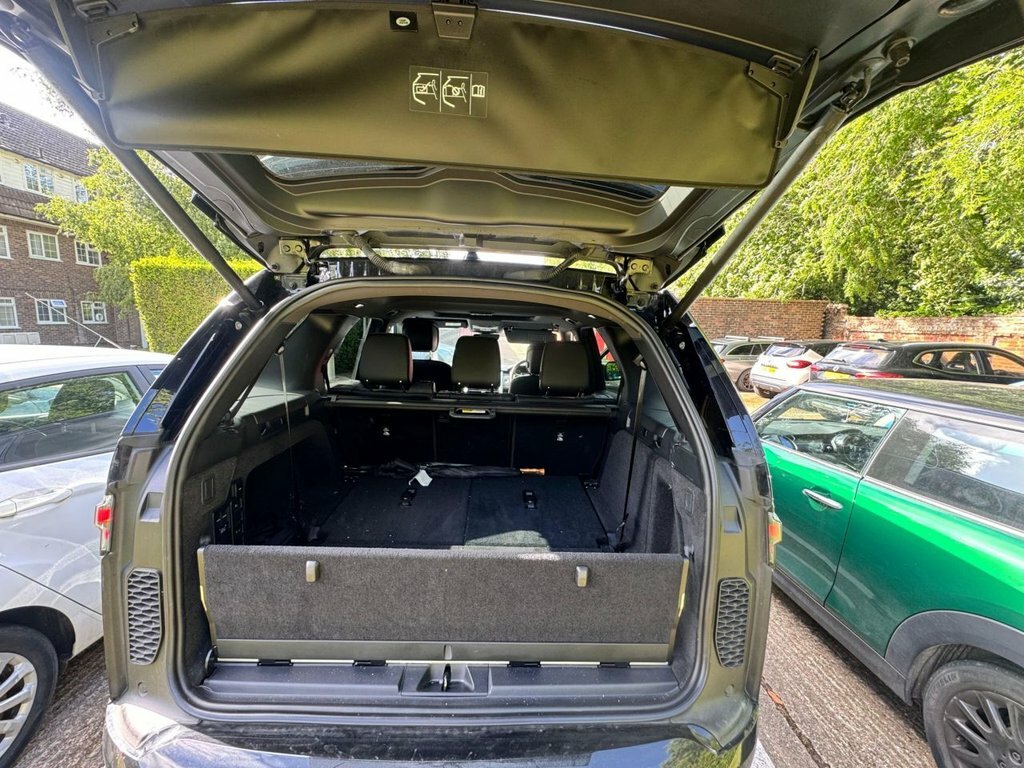 Land Rover Discovery 3L Dynamic Se Black #6