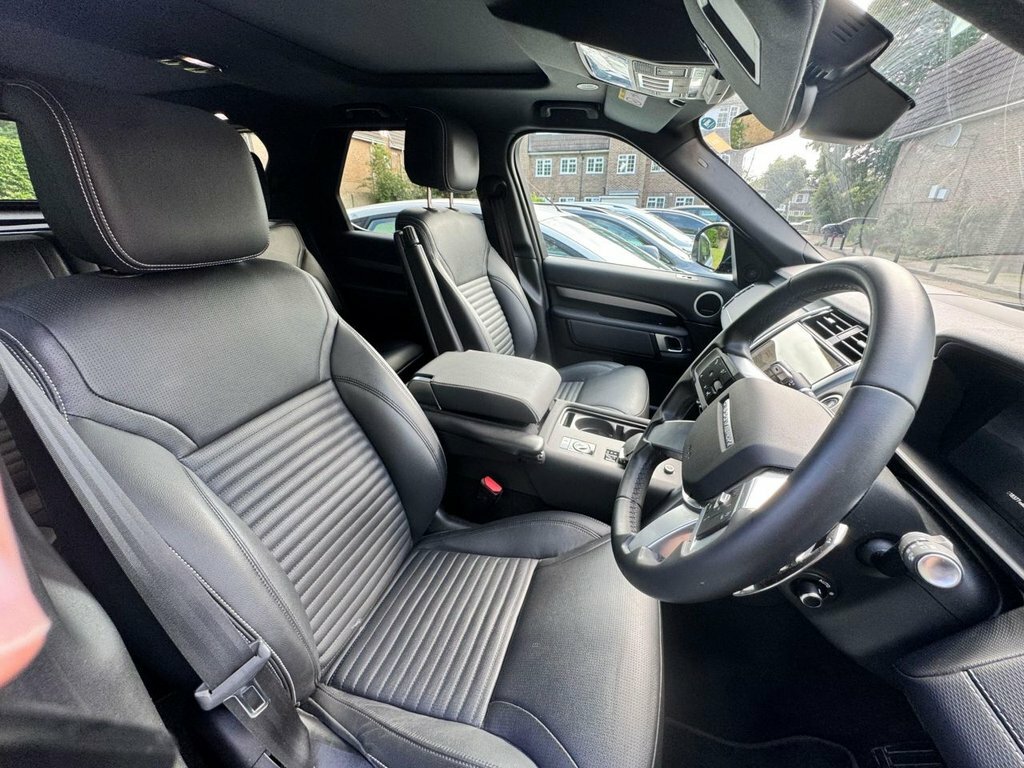 Land Rover Discovery 3L Dynamic Se Black #3