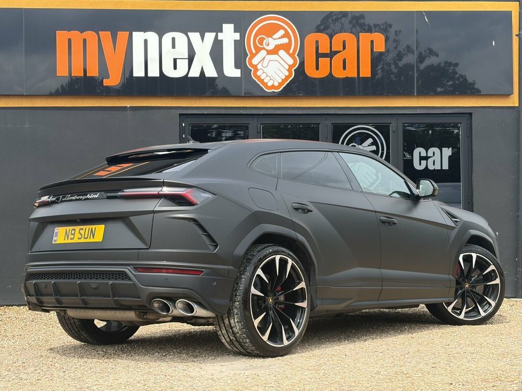 Lamborghini Urus Suv #9