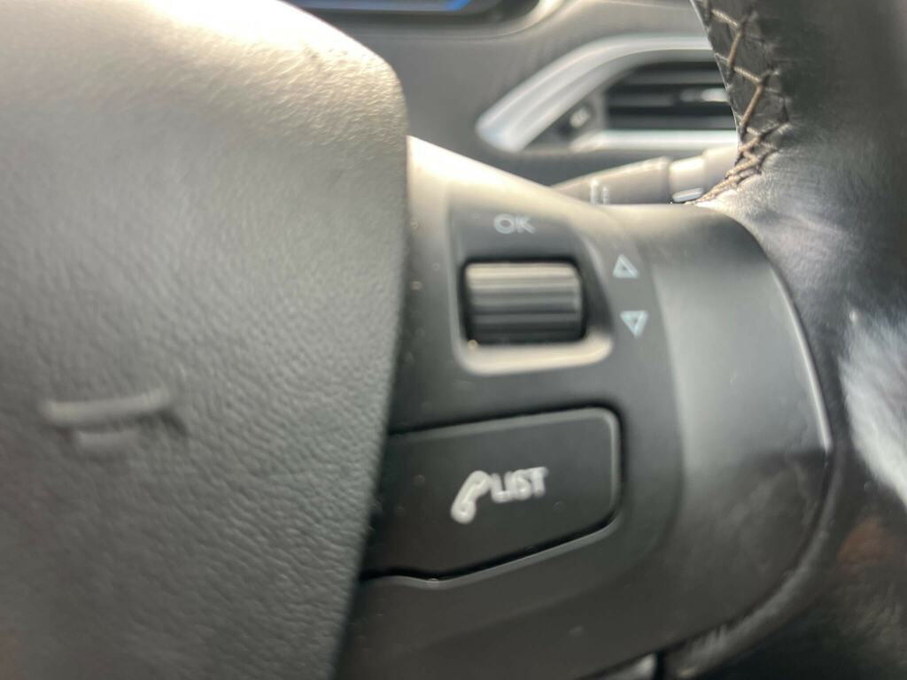 Peugeot 2008 1.6 E-hdi Allure 92 Bhp Black #18