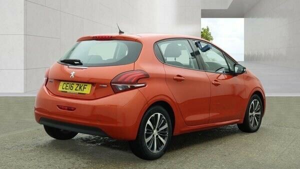 Peugeot 208 Active White #8