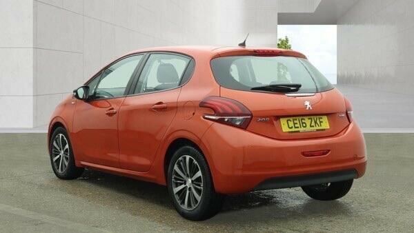 Peugeot 208 1.2 Puretech Xs White Euro 6 Orange #4