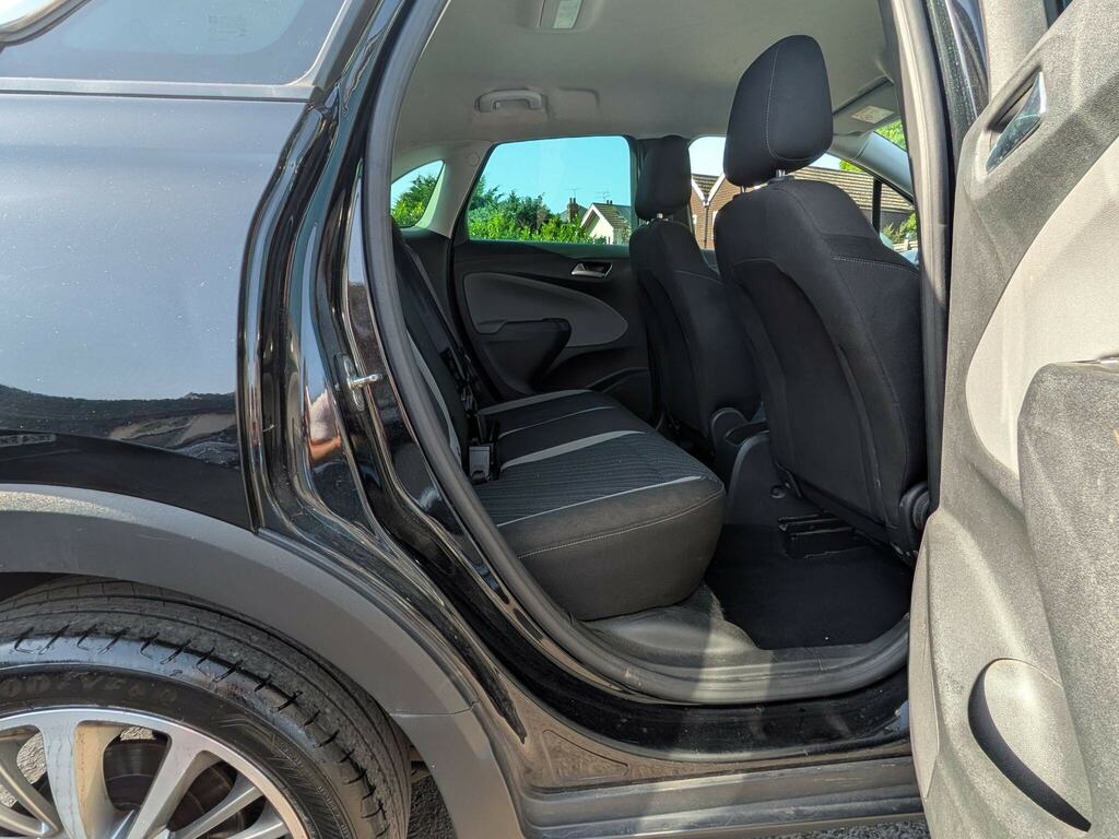 Vauxhall Crossland X Hatchback White #11