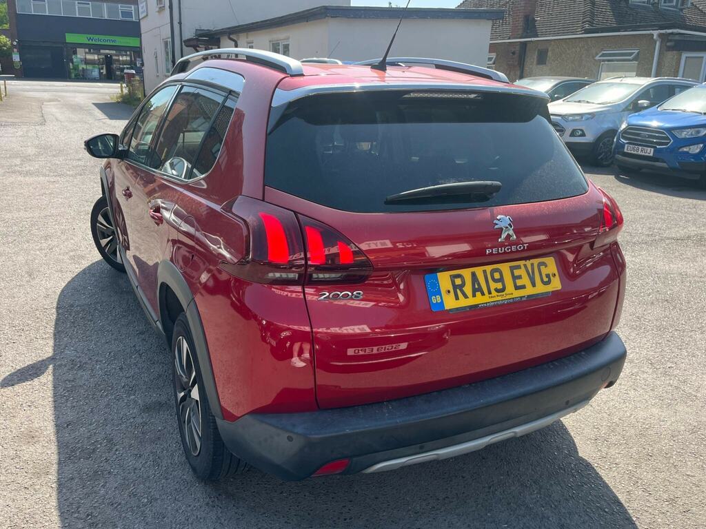 Peugeot 2008 1.2 Puretech Allure Premium Euro 6 Ss Red #4