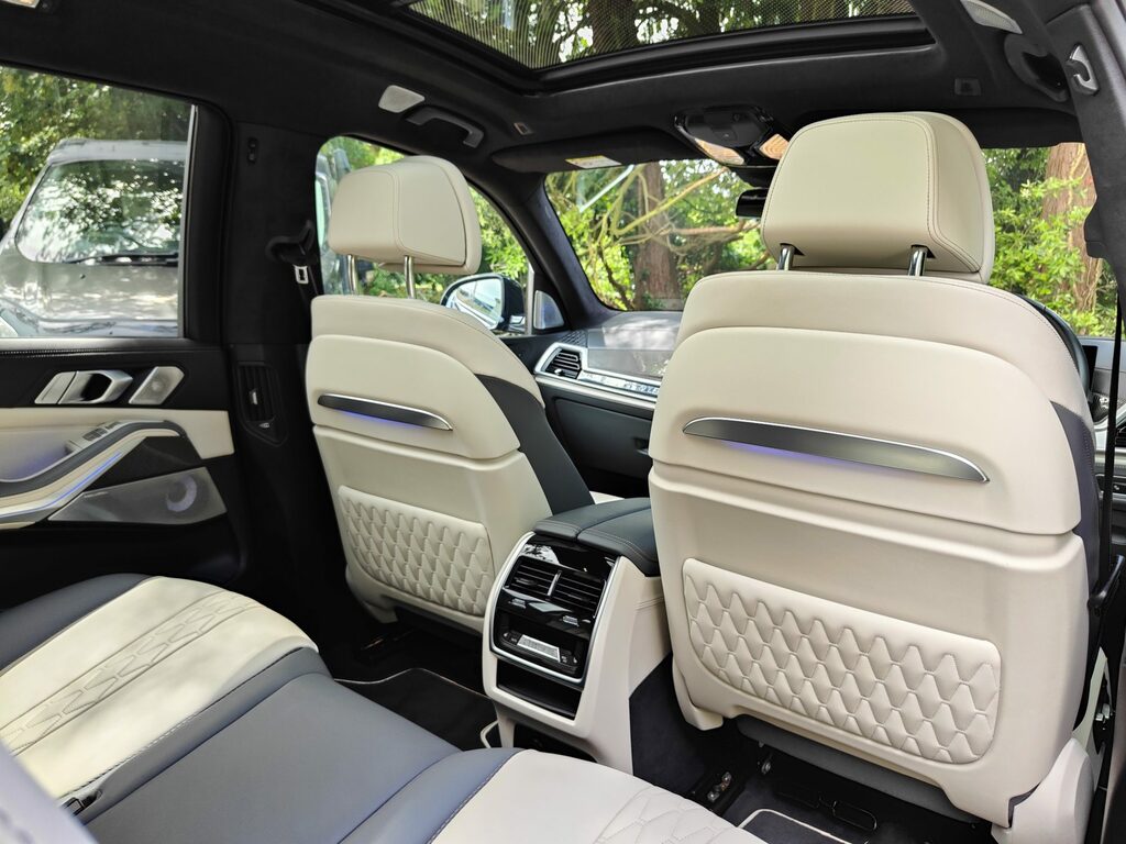 BMW X7 40D Mht M Sport Black #21