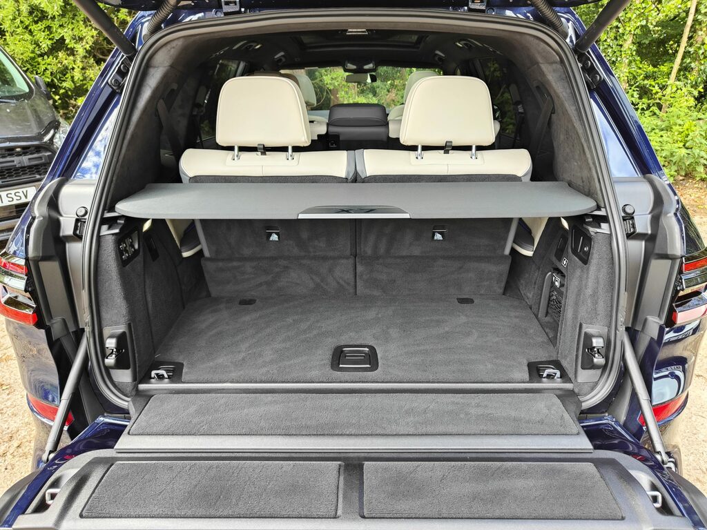 BMW X7 40D Mht M Sport Black #32