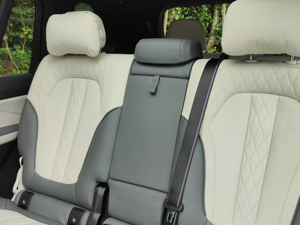 BMW X7 40D Mht M Sport Black #24