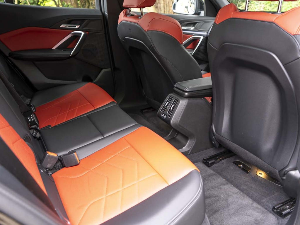 BMW iX2 150Kw Edrive20 M Sport 65Kwh Grey #24