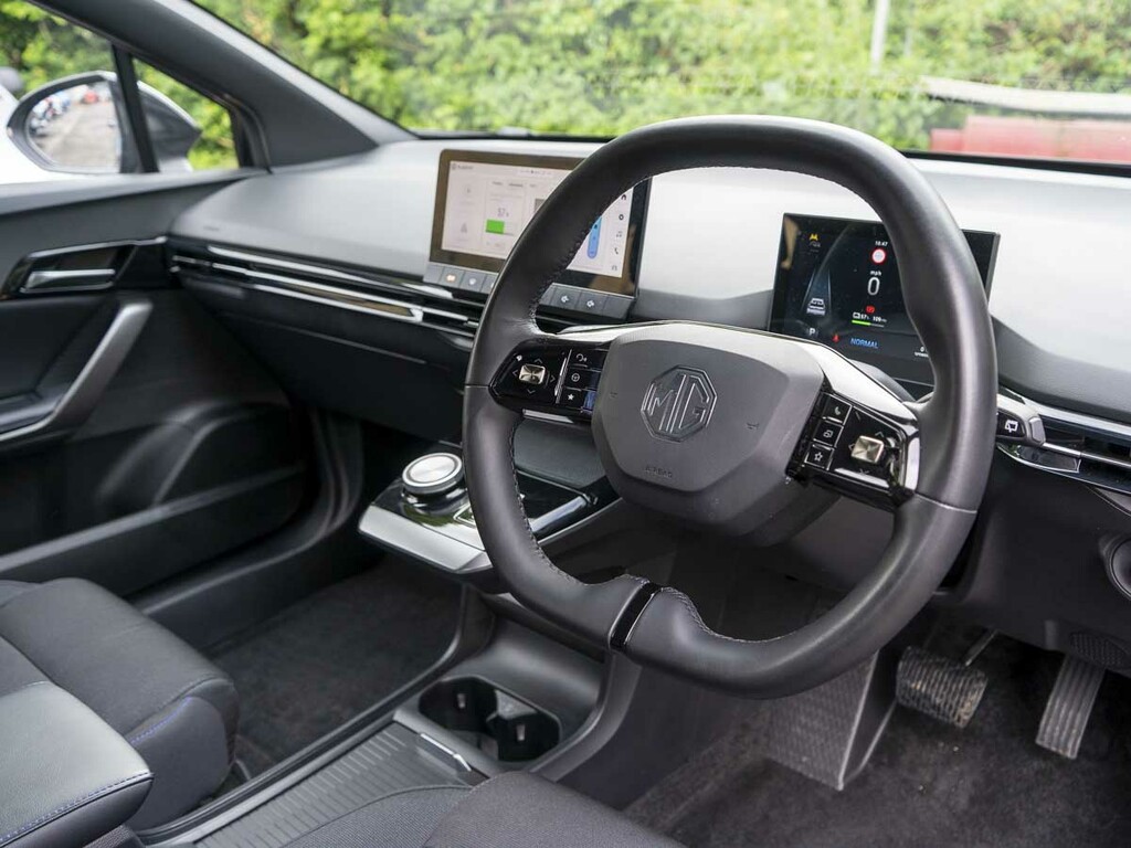 MG MG4 125Kw Se Nav Ev 49Kwh White #14