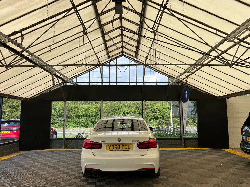 BMW 3 Series Saloon YD68PCU White #6
