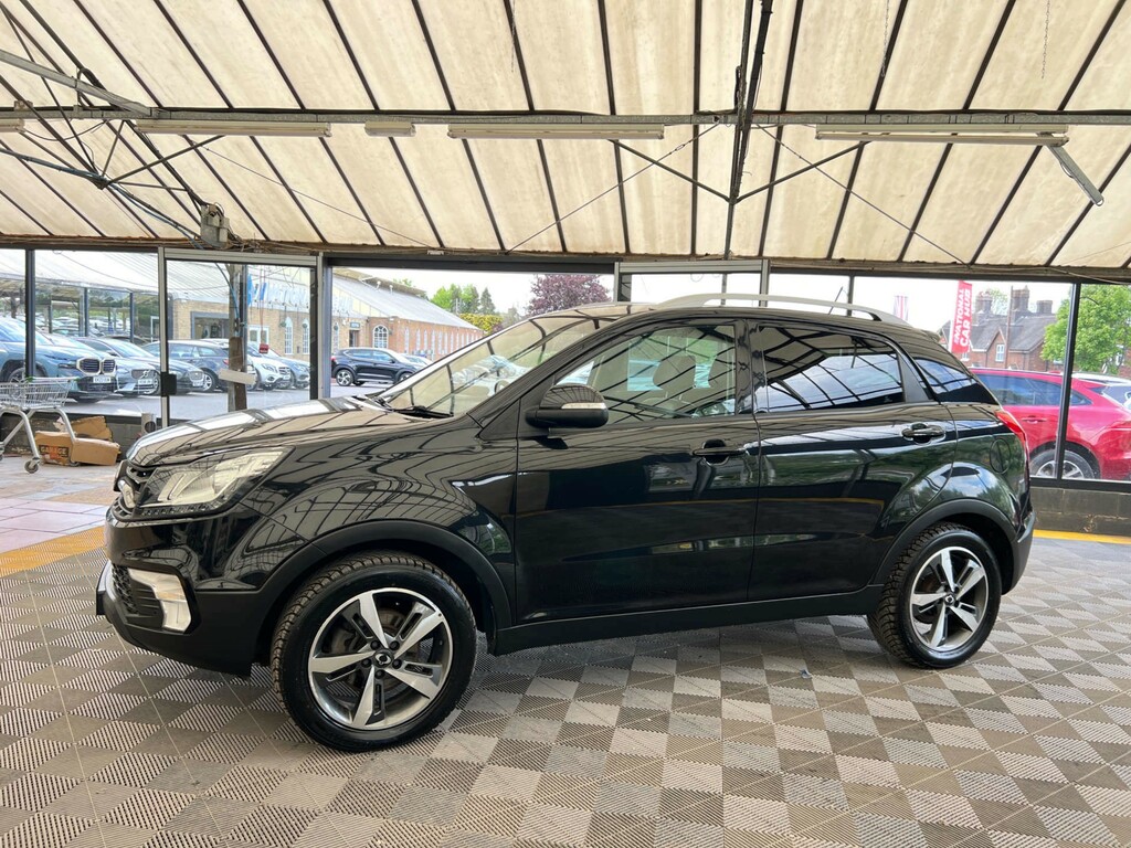 SsangYong Korando Suv RV18JUW Black #4