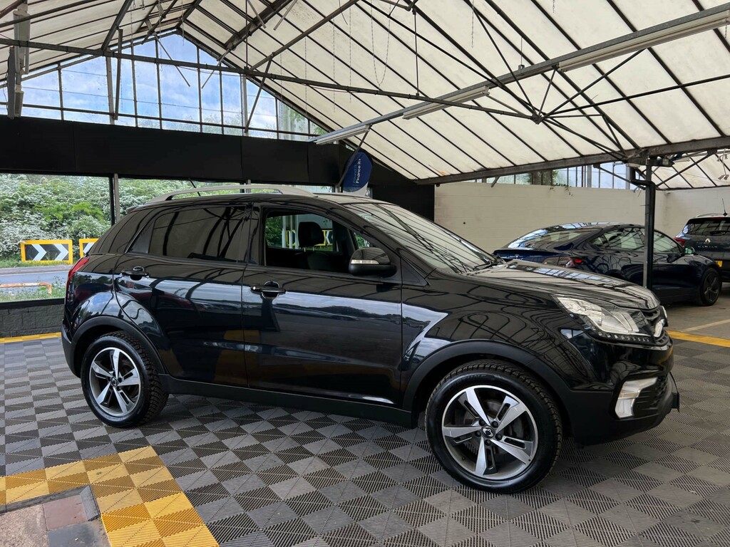 SsangYong Korando Suv RV18JUW Black #2