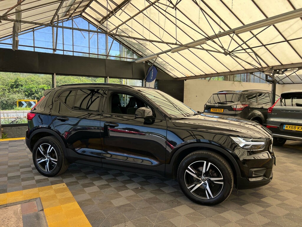 Volvo XC40 Suv BL69HXD Black