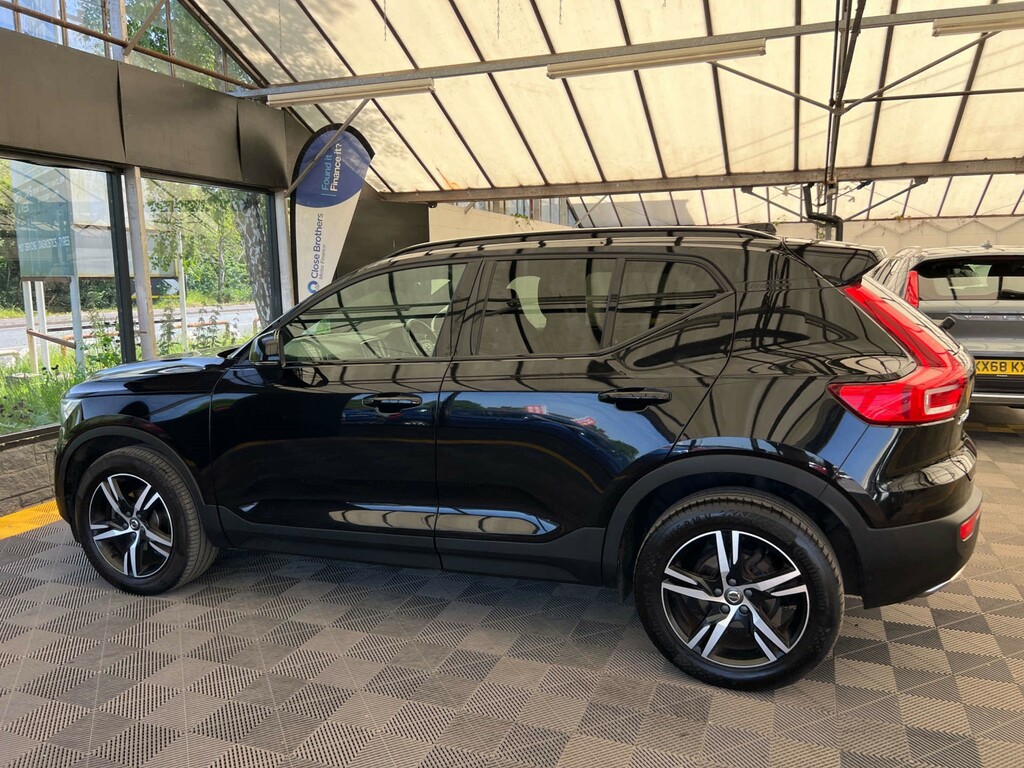 Volvo XC40 Suv BL69HXD Black #4