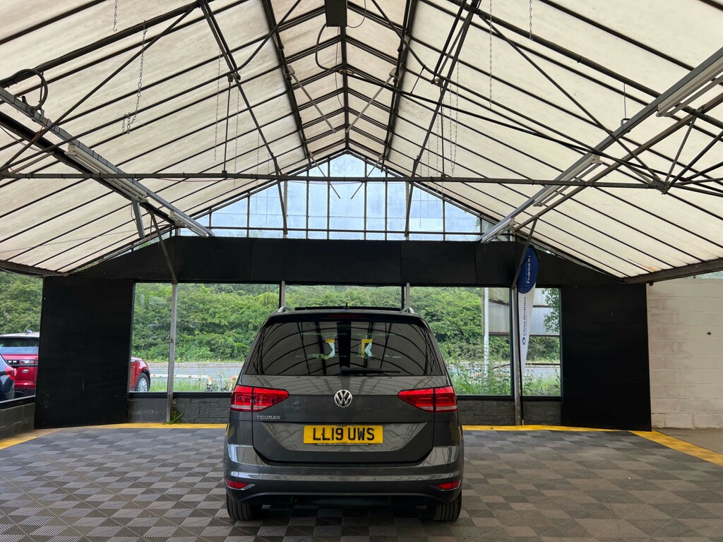 Volkswagen Touran Mpv LL19UWS Grey #5