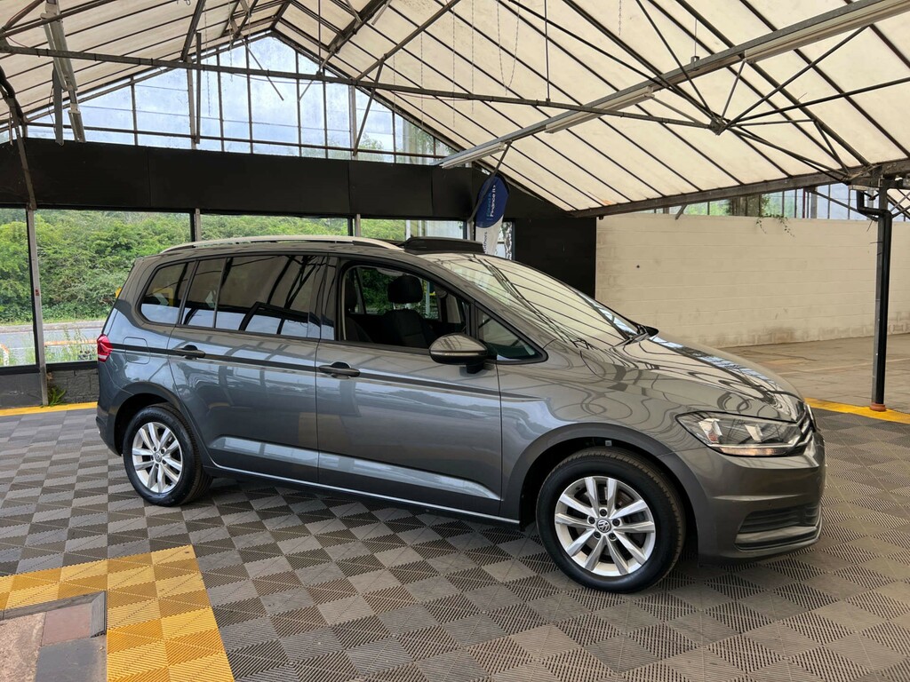 Volkswagen Touran Mpv Grey