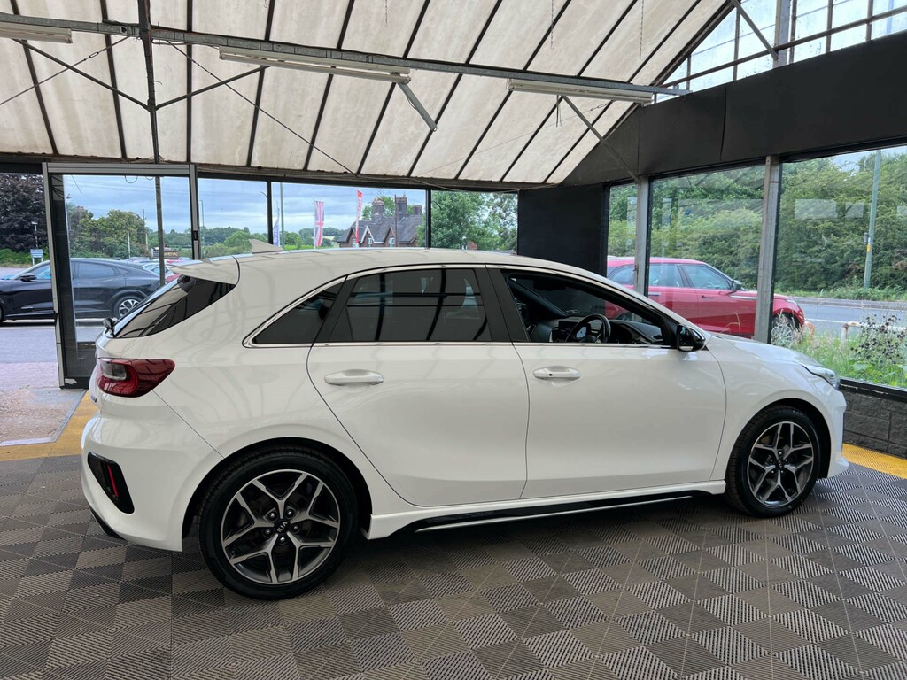 Kia Ceed Hatchback LG20UUN White #6